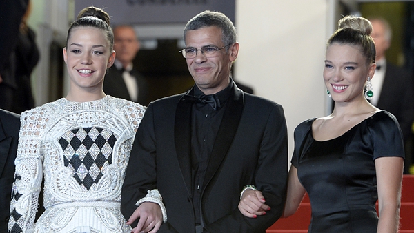 Director Kechiche and his stars Exarchopoulos (l) and Seydoux (r)