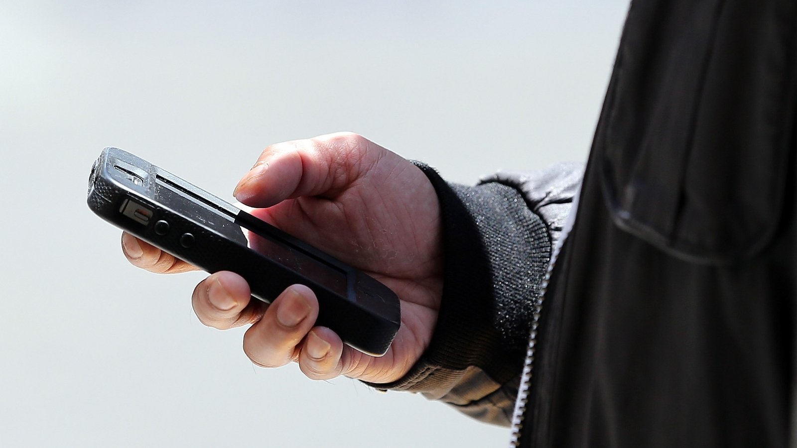 Phone cost. Phone Robber.