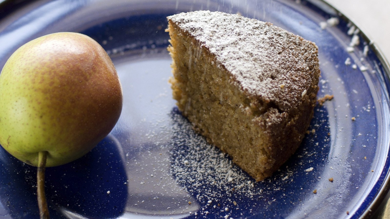 Pear and ginger cake | a fork and a pencil