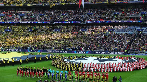 Bayern Munich & Borussia Dortmund lining up before last season's Champions League final
