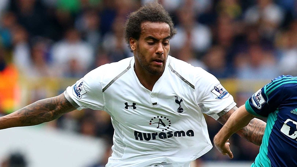 Tom Huddlestone has signed a three-year deal with Hull