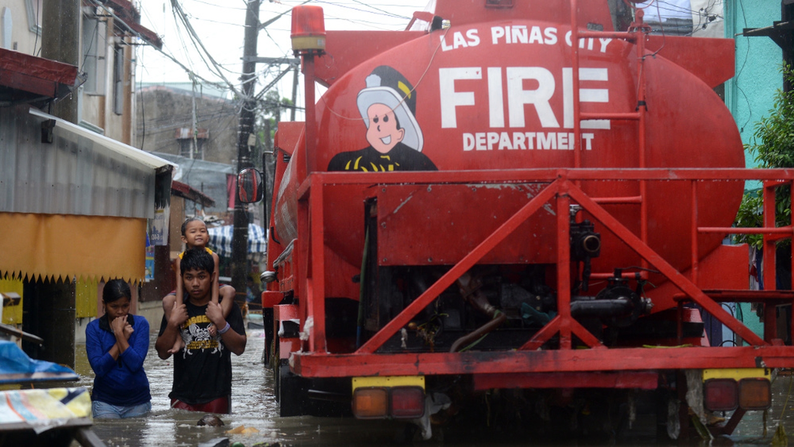 At least seven dead in Manila flooding