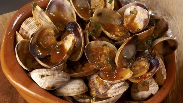 Try Rachel Allen's saffron clams at home by following her step by step guide