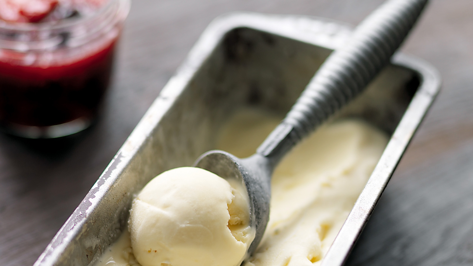 Frozen Yogurt Gelato with Berry Compote