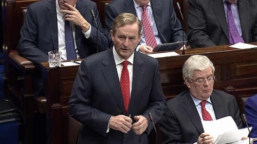Taoiseach Enda Kenny denies he mislead the Dáil about the top-up payments