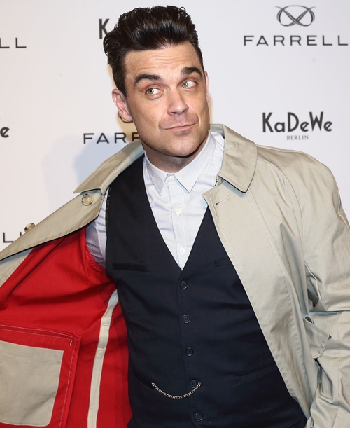 Robbie Williams closes fashion line