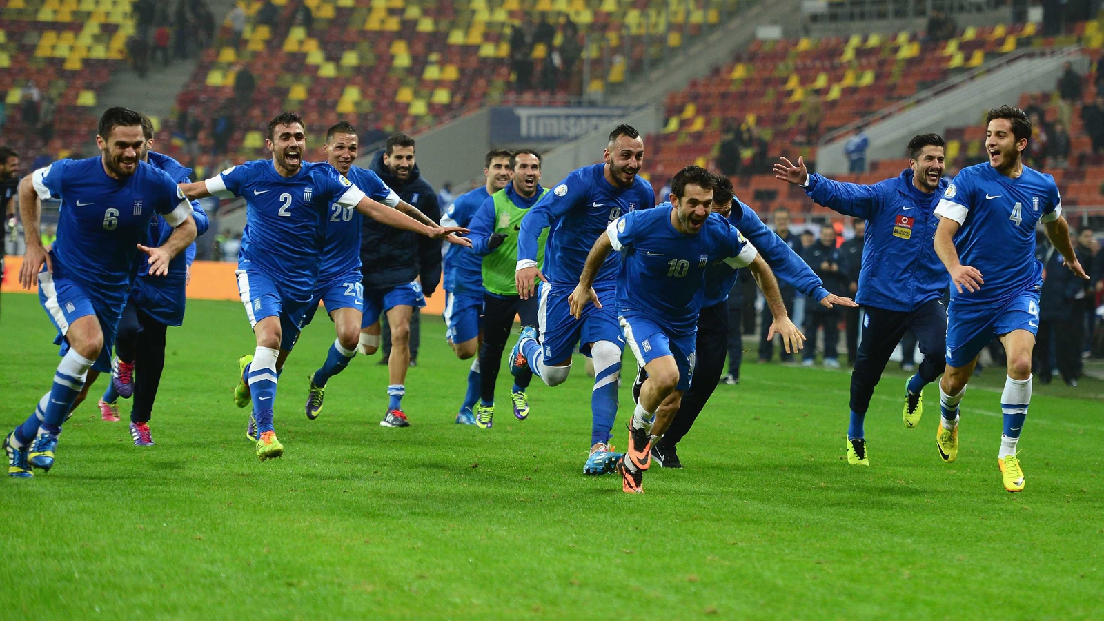 Greece earn draw to advance to World Cup