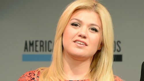 Adele warned Kelly Clarkson not to have a baby