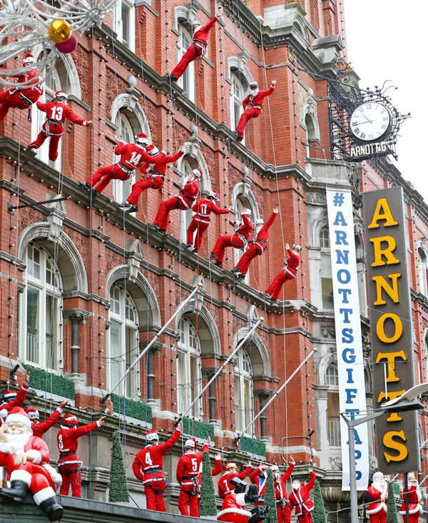 Arnotts launch Christmas Gifting App with 'app-seiling' Santas