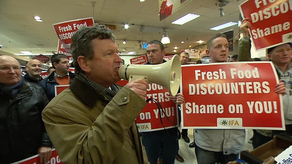 Farmers pledged to buy up all of the fresh produce in Dunnes Stores in the St Stephen's Green Shopping Centre