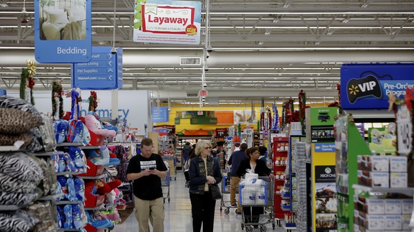 Wal-Mart said today that its fourth-quarter net income fell 7.9%to $4.57 billion