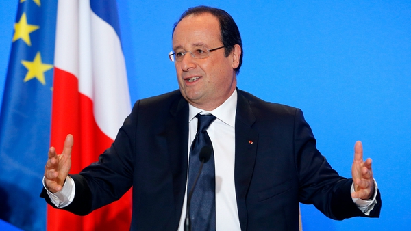 Economists have cautiously praised Francois Hollande's economic programme