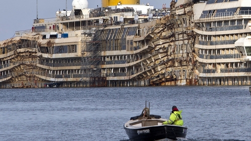 Operation due to get under way to raise Costa Concordia