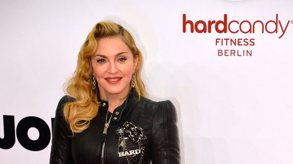 Madonna injured in high heel fall