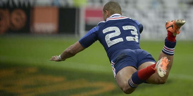 Gael Fickou scores France's match-winning try against England