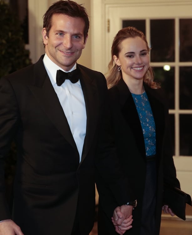 Hvem er dating robert pattinson 2015