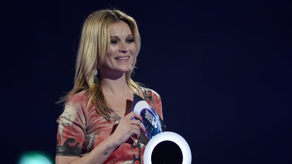 Kate Moss accepted Bowie's Brit on his behalf