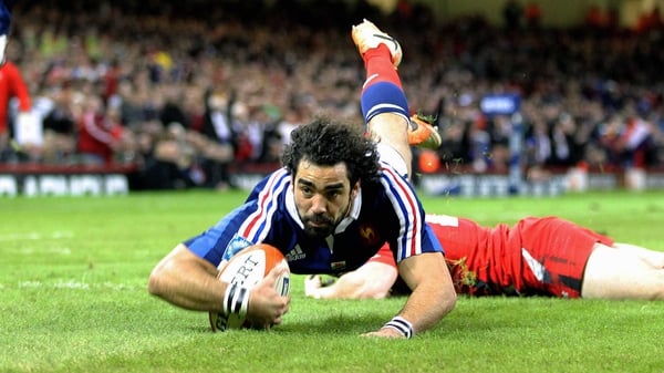 Yoann Huget keeps his place on the wing for France