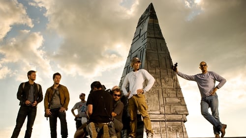 Transformers: The Age of Extinction (L-R): Jack Reynor; Mark Wahlberg; 2nd Assistant B-Camera Casey 'Walrus' Howard; 1st Assistant B-Camera John Kairis with back to camera; B-Camera Operator Lukasz Bielan; Director Michael Bay; and Director of Photography