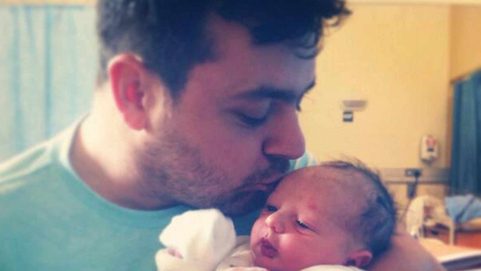 Love/Hate's Elmo tweets about baby joy