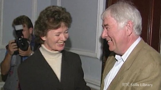 Mary Robinson and Seamus Heaney © RTÉ Archives 3031/013