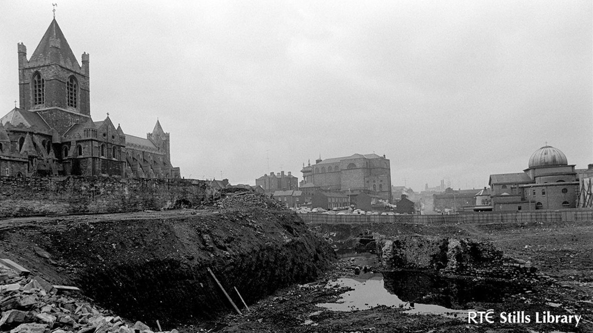 Archaeological Dig at Winetavern Street (1974) 
2459/073 © RTÉ Archives