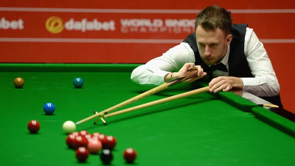 Judd Trump started final session 10-6 in front