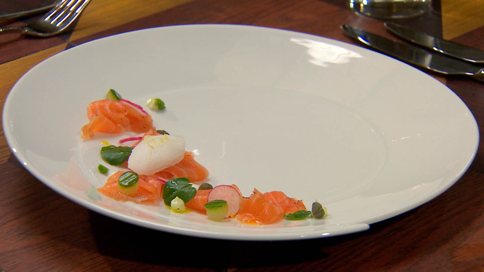 Salmon cured in Jameson, dill and citrus fruit, pe