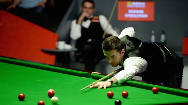 Mark Selby eased into the last 16 at the China Open