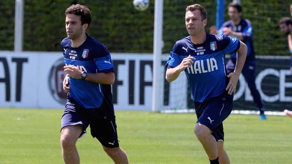 Giuseppe Rossi (L) and Antonio Cassano (R) train for the upcoming friendly