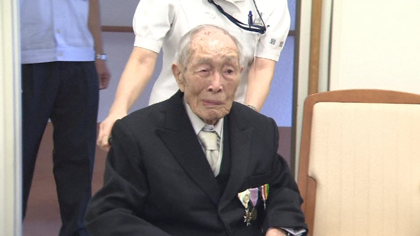 Умер самый старый мужчина в мире. Сакари Момои долгожитель. Самый старый мужчина японец Соген като. Japanese old man. Japan old man.