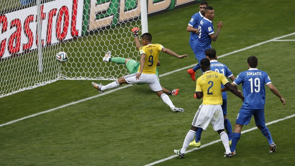 Teofilo Gutierrez scores Colombia's second