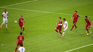 At 44' Chile midfielder Charles Aranguiz scored on a second attempt shot at an off balance Casillas