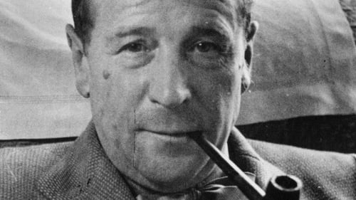 Georges Simenon - the Belgian master of crime set The Hand in Connecticut, as a treacherous snowstorm inspires tragic consequences.