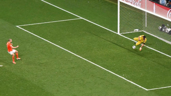 Ron Vlaar sees his spot kick saved by Sergio Romero