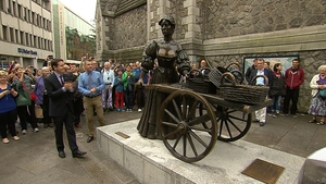 The Molly Malone statue will return to Grafton Street in 2017