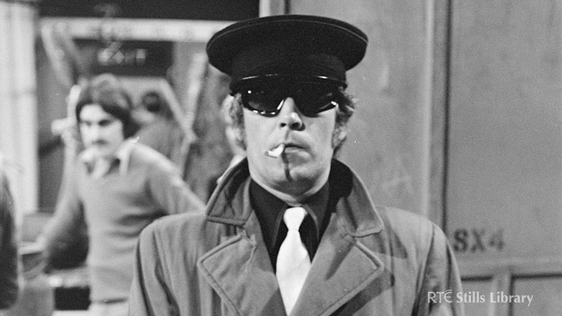 Actor on Hall's Pictorial Weekly in 1974. But who is he?