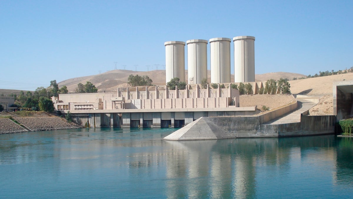 Iraqi and Kurdish forces recapture Iraq's biggest dam
