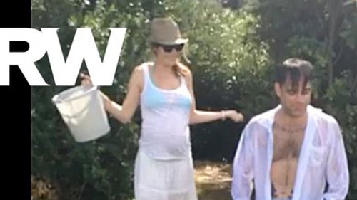 Ayda gives Robbie a dig out for his Ice Bucket Challenge