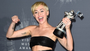 Miley Cyrus celebrates her Video of the Year win