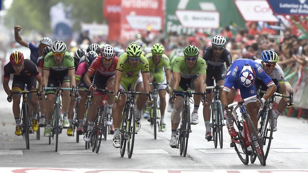 Nacer Bouhanni (blue) wins a desperate finish to stage eight of the Vuelta a Espana in Albacete