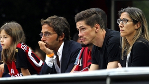 Fernando Torres (2r) looks on during the Serie A match between AC Milan and Lazio at the Giuseppe Meazza