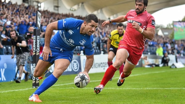 Rob Kearney crosses the whitewash to score Leinster's opening try