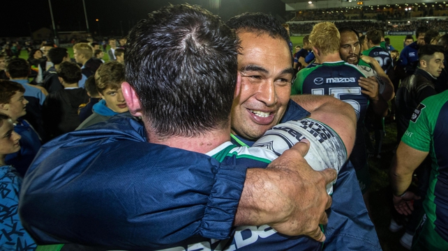 Pat Lam and Robbie Henshaw embrace post victory