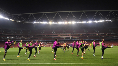 Arsenal's opponents Galatasaray warm-up up at the Emirates