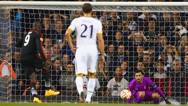 Besiktas' Demba Ba scores the equalising goal past Hugo Lloris of Spurs 