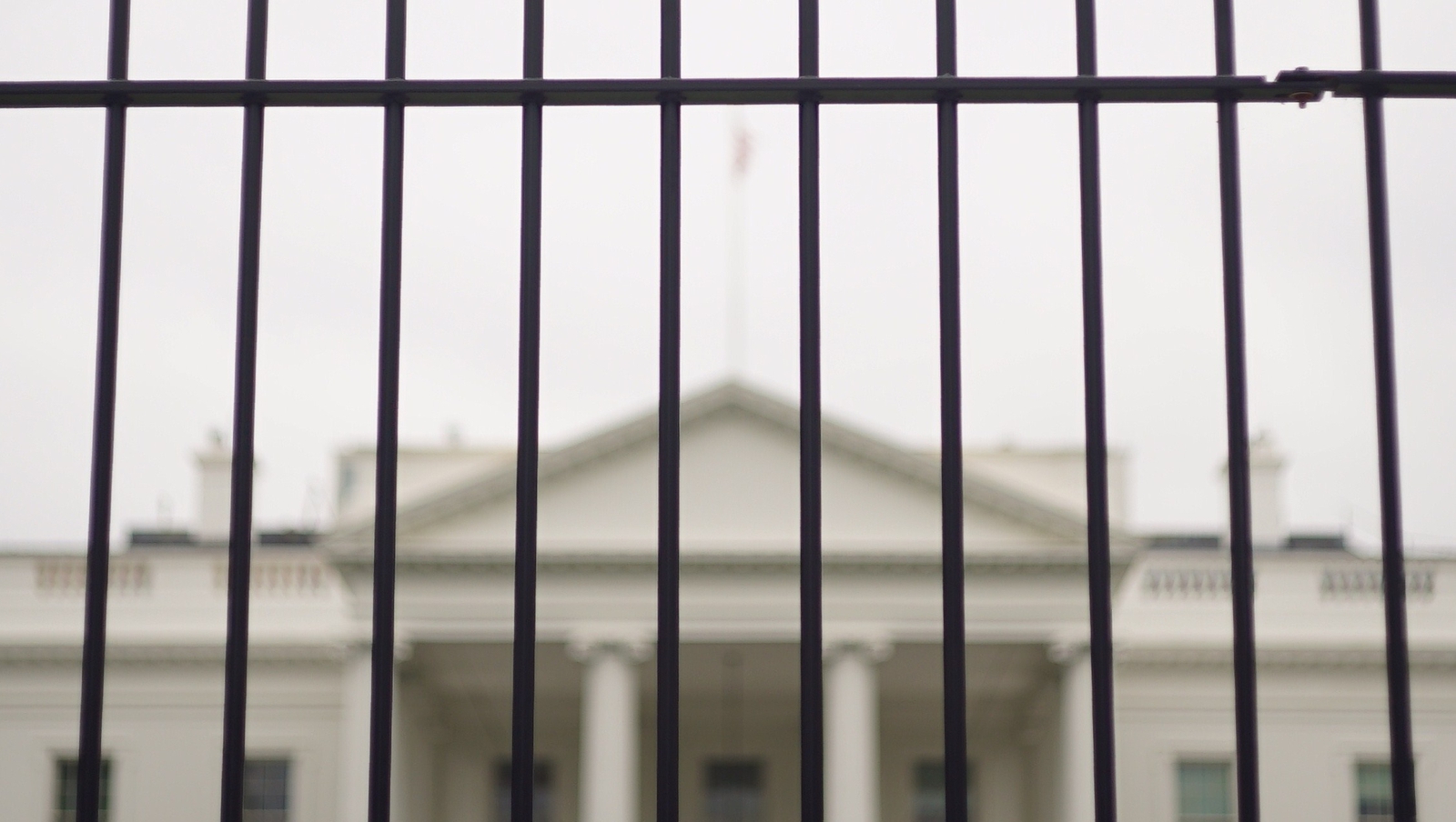 Suspect Arrested After Jumping White House Fence