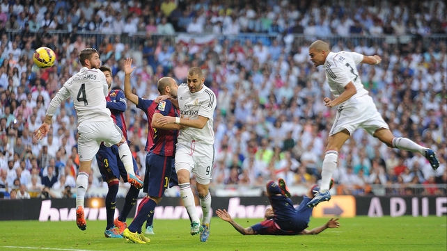 Pepe scores against Barcelona in La Liga