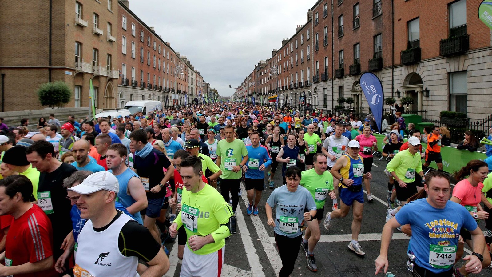 Thousands running in 35th Dublin Marathon