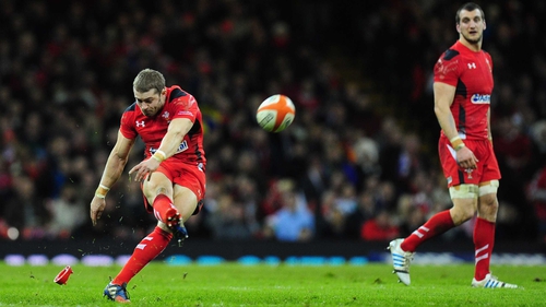 The experienced duo of Leigh Halfpenny and Sam Warburton (r) will face the Aussies